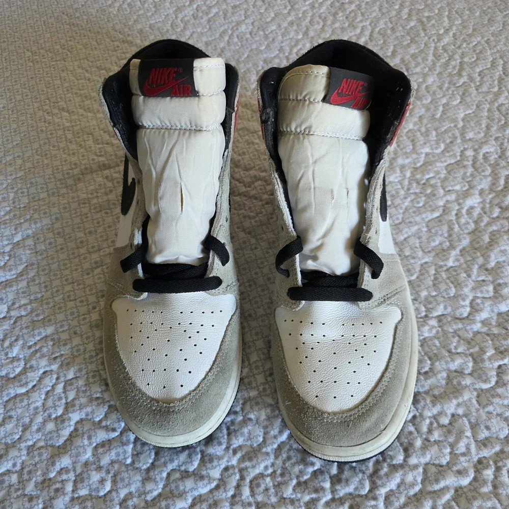 Nike Air Jordan 1 Retro High OG size 7Y